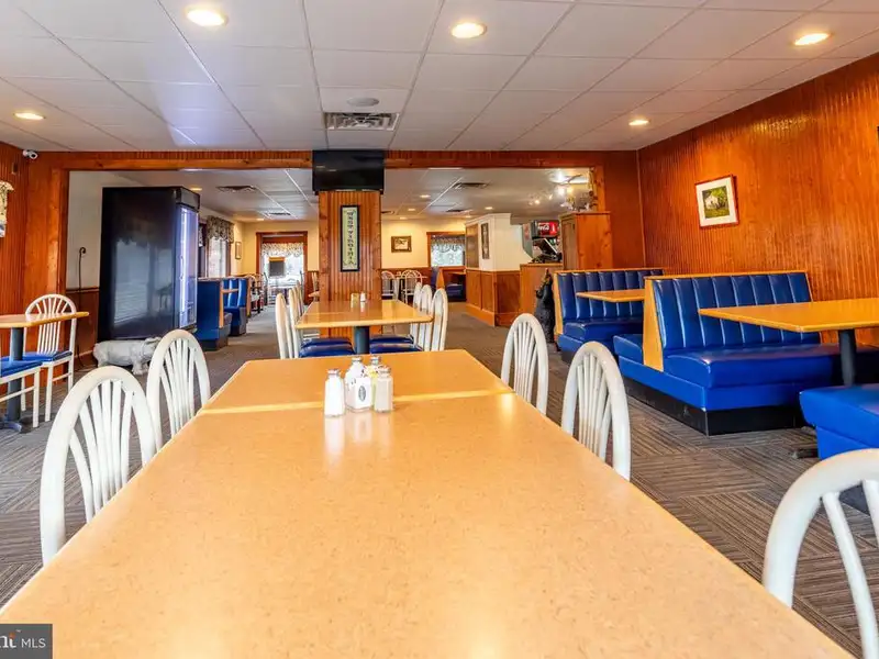 Established Restaurant with Commercial Kitchen and 120+ Seating in Hardy County