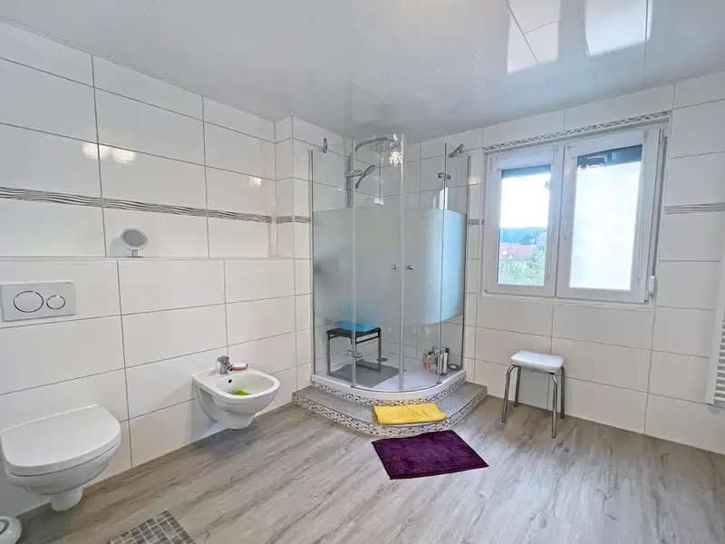 Modernized Detached House with Commercial Space in Family-friendly Location