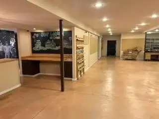 Commercial Retail and Drive-thru Warehouse Space in Prime Location, 10,000+ Sqft Total