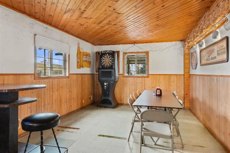 Established Bar and Restaurant with Living Quarters in Stevens Point Area