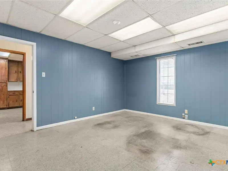 High-visibility Industrial Property with Multiple Access Points in Killeen Area