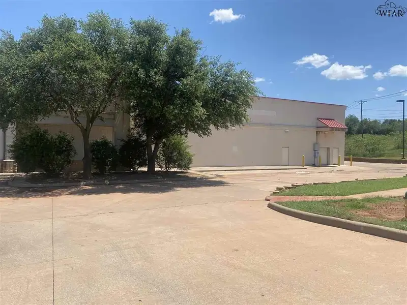 Prime 11,000 Sq. Ft. Commercial Property for Sale or Nnn Lease in Wichita Falls