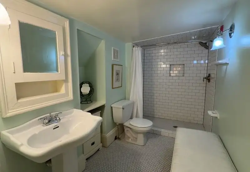 Versatile Historic District Property for Restaurant, Venue, or Retail with Ample Parking