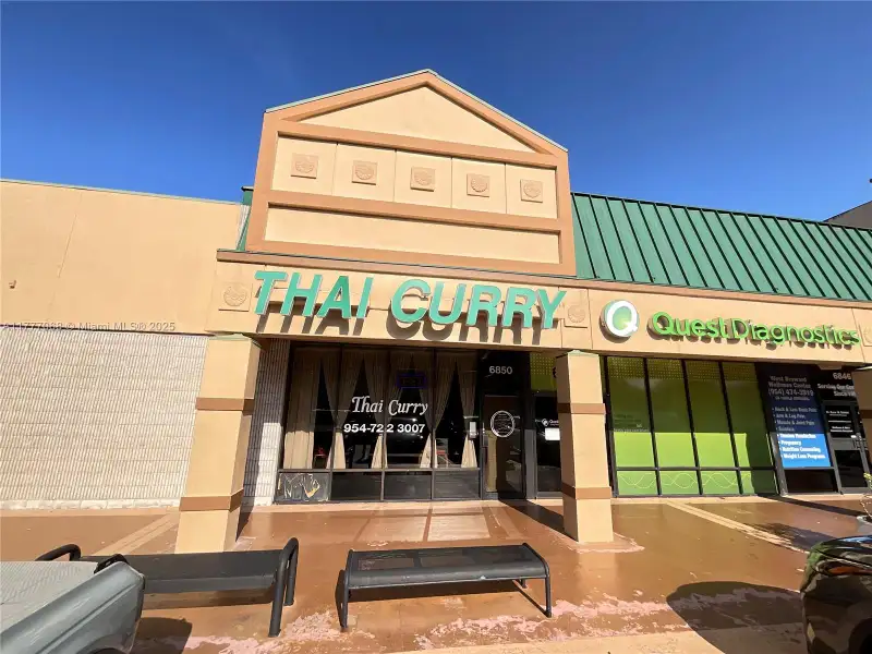 Turnkey Thai Curry Restaurant in University Commons with Established Customer Base and Growth Potential