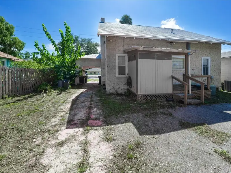 Distinctive Commercial Property in Historic Uptown Mount Dora with Flexible Layout