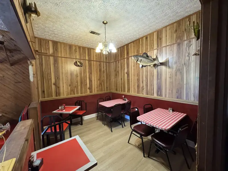 Established Family Restaurant with Drive-thru Near Lake Cumberland Marina