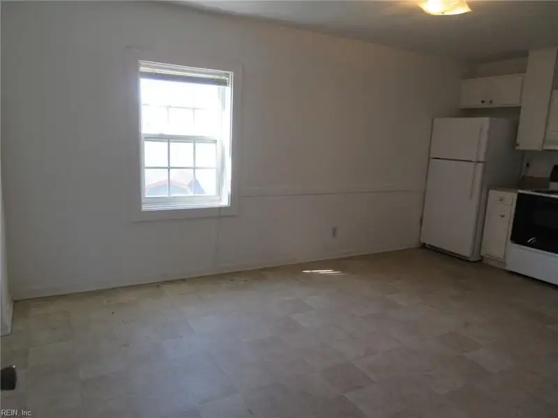 2-story Commercial Building with Office, Warehouse, and Apartments in W Pembroke
