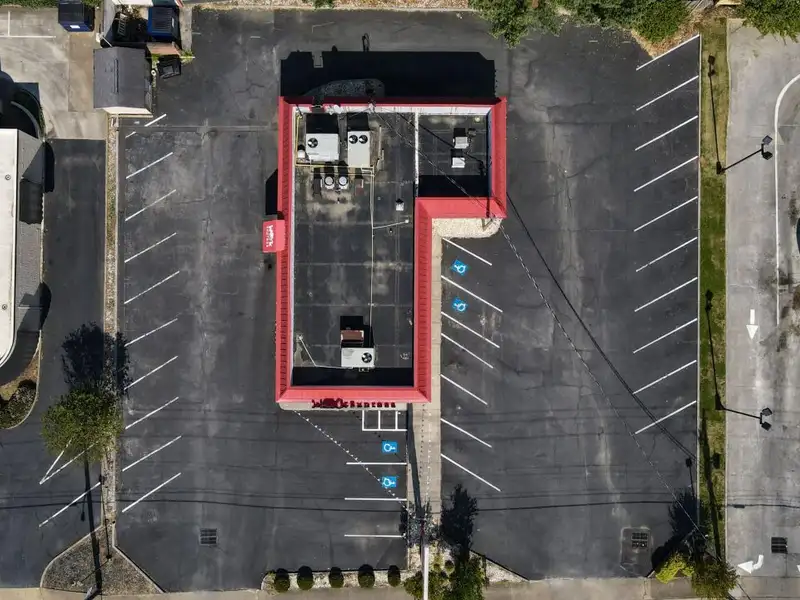 Prime Commercial Restaurant Space in High-traffic Location, 2915 Sq. Ft.