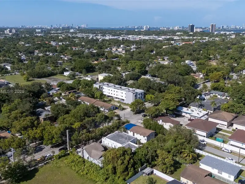 5-unit Multifamily Property in Miami's Opportunity Zone with Development Potential and Upgrades
