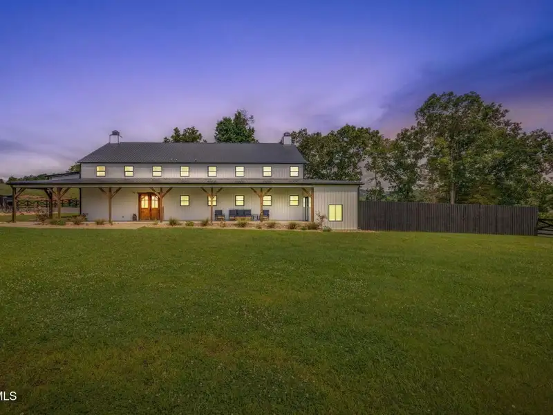 Custom Barndominium on 3 Acres with Pool and Income-generating Garage in Tennessee