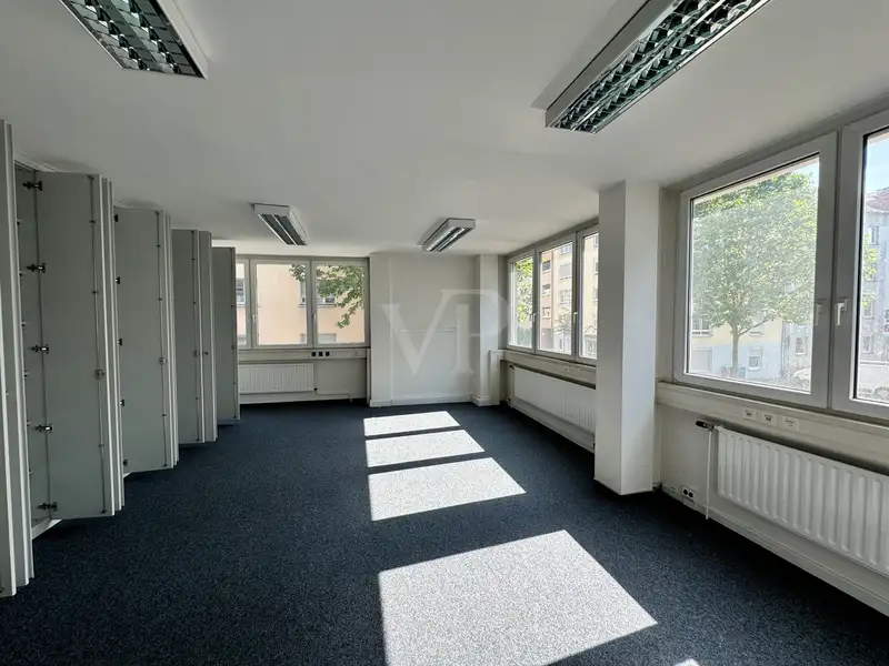 Investment Opportunity: Versatile Property in Nauwieser Viertel with 5,567 M² Potential