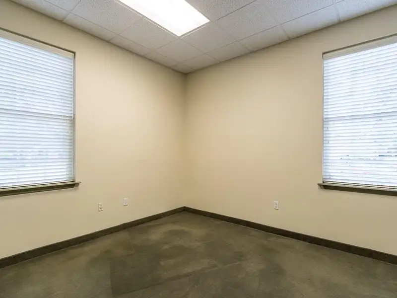 Freestanding Medical Office Near North Florida Regional Medical Center with Multiple Exam Rooms