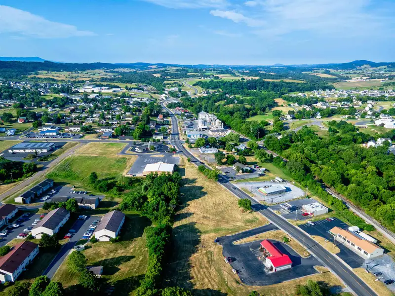 Commercial Lot in Broadway - 1 Acre with Public Road Access