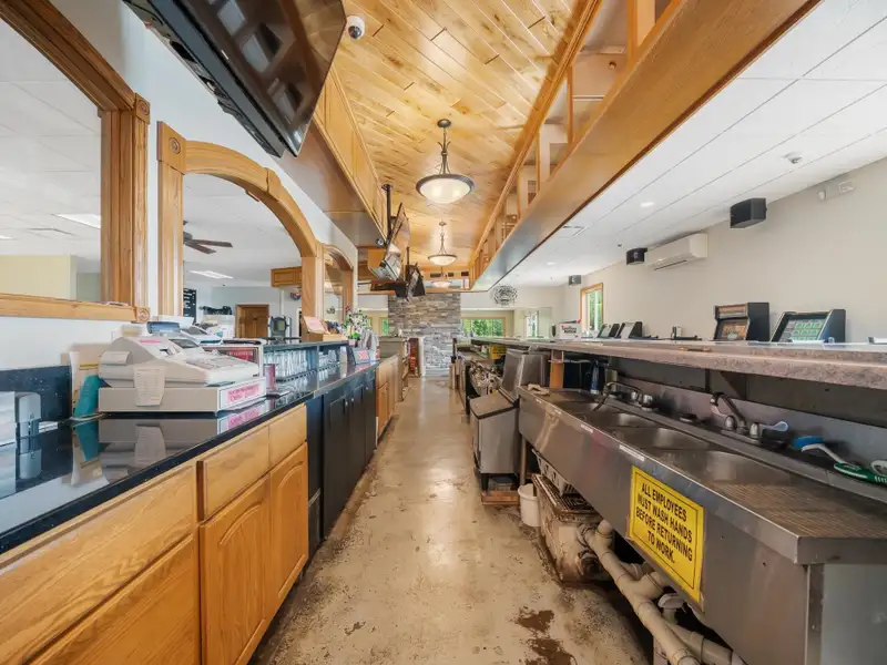 Commercial Property with Bowling Alley, Bar, Restaurant, and Apartments in Poy Sippi Community