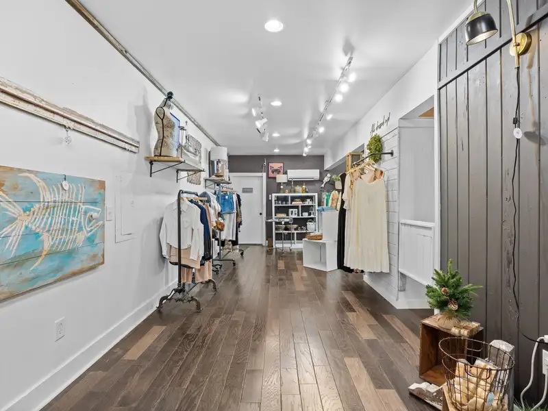 Retail Space for Lease in Pawleys Island's Island Shops - 1,722 Sf