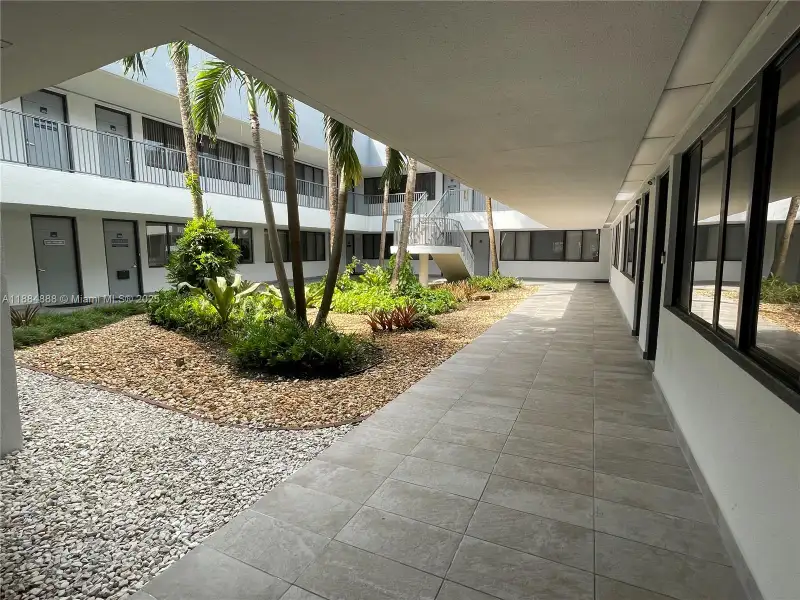Turnkey Professional Office for Sale on Flagler St & 83rd Ave, Miami