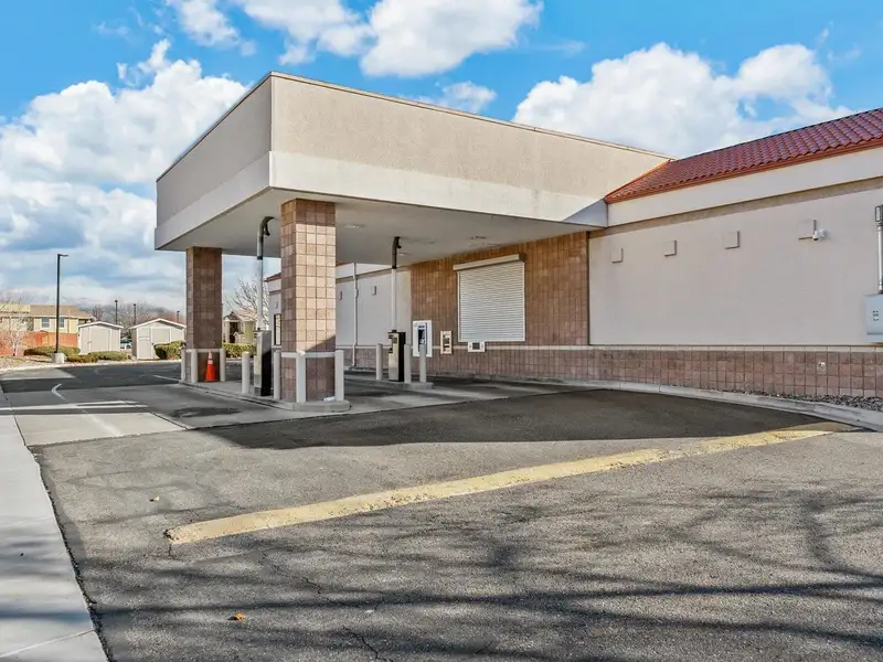Free-standing 12,360 Sq. Ft. Commercial Building in High-traffic Location