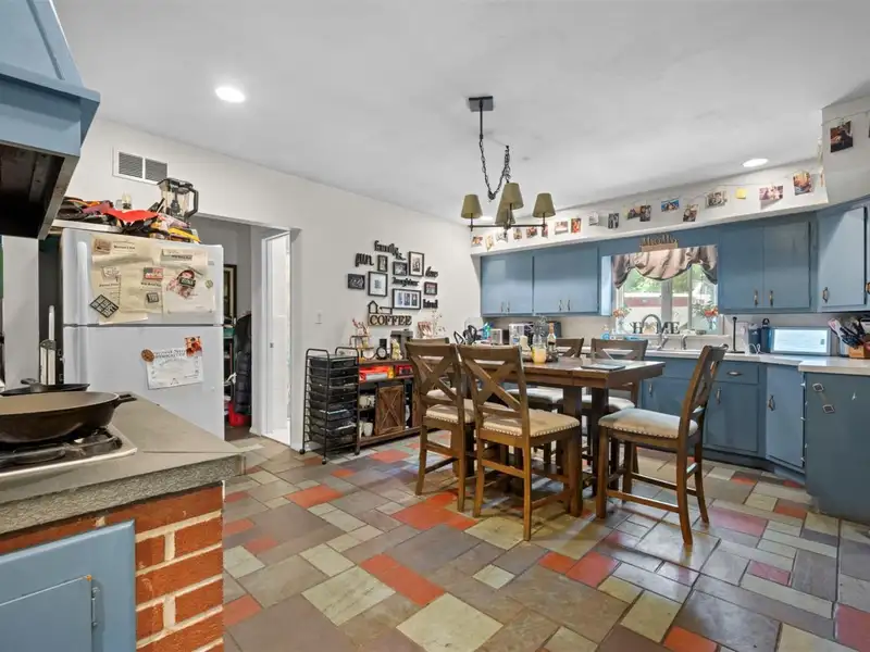 Unique Multi-use Property with Dental Practice and 2+ Bedroom Apartment in Prime Location