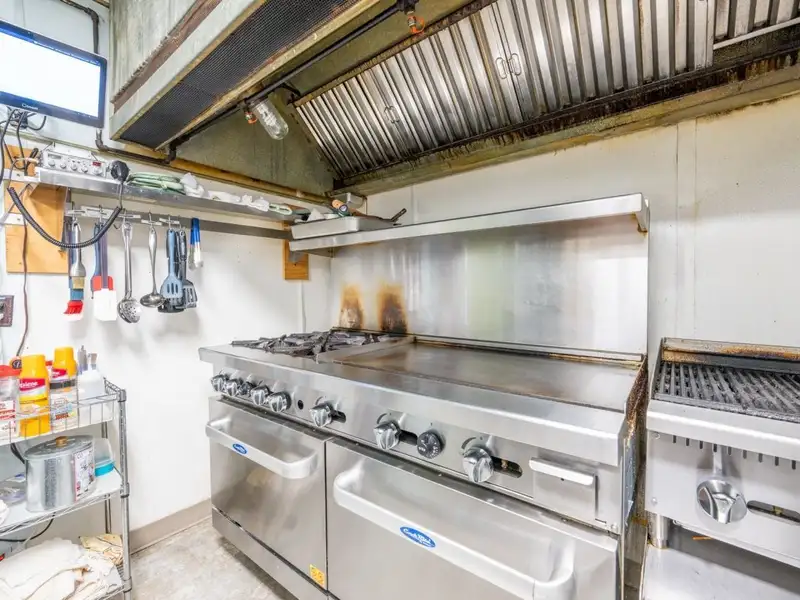 Commercial Restaurant on 3.4 Acres in Parsons, Tn with Extensive Equipment and Upgrades