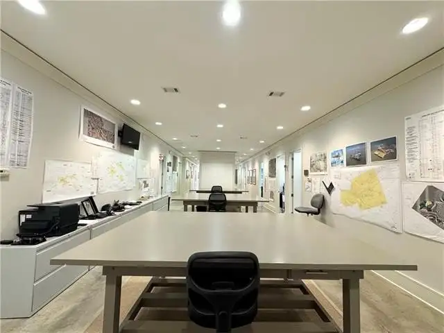 Class a Office Building for Sale or Lease in Prime Highway Commercial Location