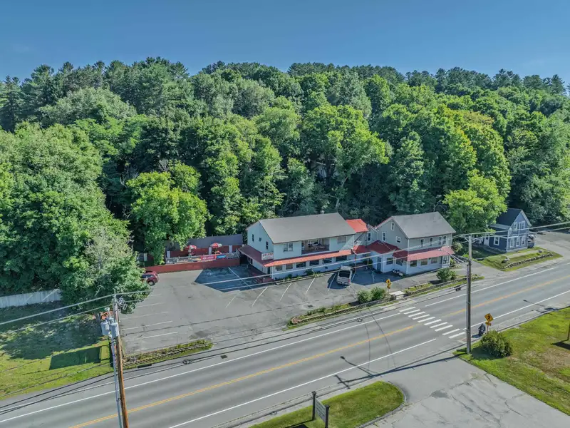 Mixed-use Building with Restaurant and Apartments in High-traffic Littleton Location