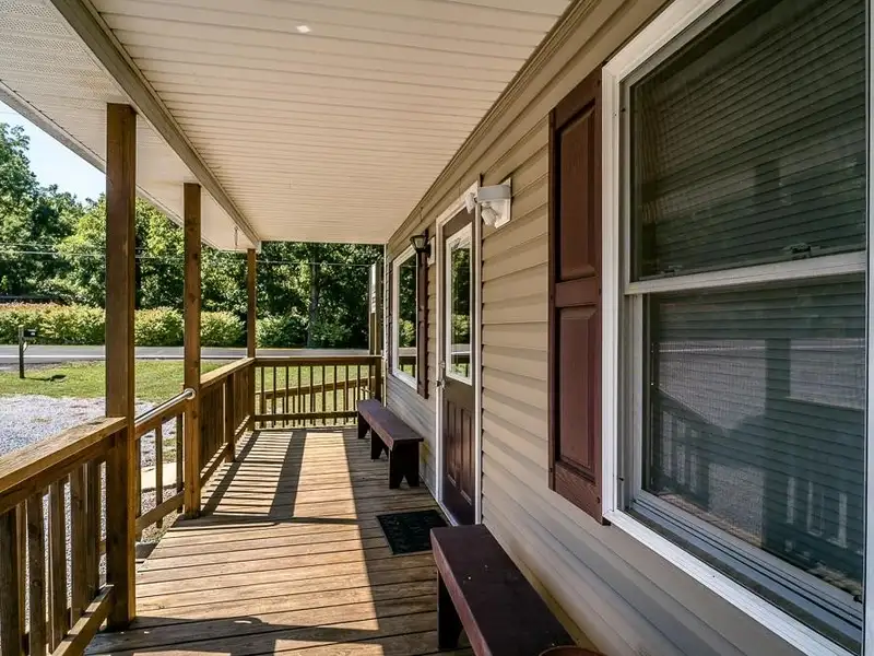 Versatile Commercial Property with Salon, Office Space, and Residential Potential Near Brandywine Lake