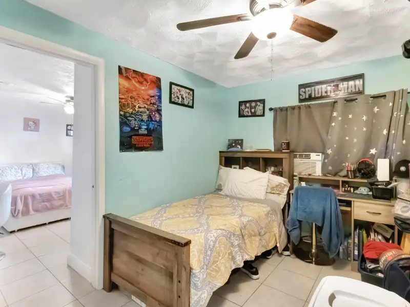 Well-maintained 6-unit Multifamily Property in South Florida with Value-add Potential