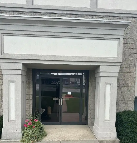 Versatile 2582 Sf Commercial Space in High Visibility Location with Excellent Parking