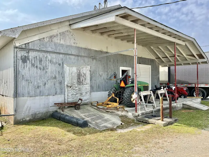 Prime Waterfront Mu-1 Development Opportunity in Historic Oriental, Nc with Deepwater Dockage