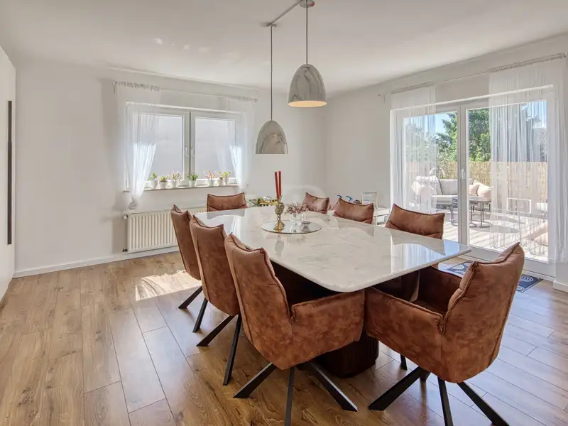 Versatile Historic Property in Troisdorf-spich: Restaurant and Residential Units for Sale