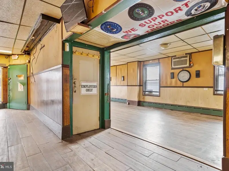 Standalone Commercial Building with Apartment on Macdade Boulevard
