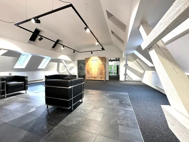 Modernized Historic Office Building Near Clinics in Lüdenscheid with Flexible Spaces and Parking