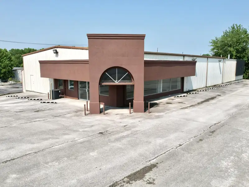 Versatile Commercial Property on Highway 25 N, Corbin with Showroom and Office Spaces
