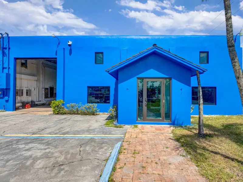 Versatile Industrial Building with Office Space and Storage on 2.71 Acres in Riviera Beach, Fl