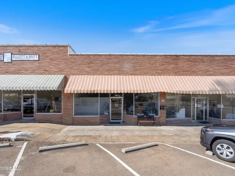 Commercial Property for Sale on Historic Batesville Town Square