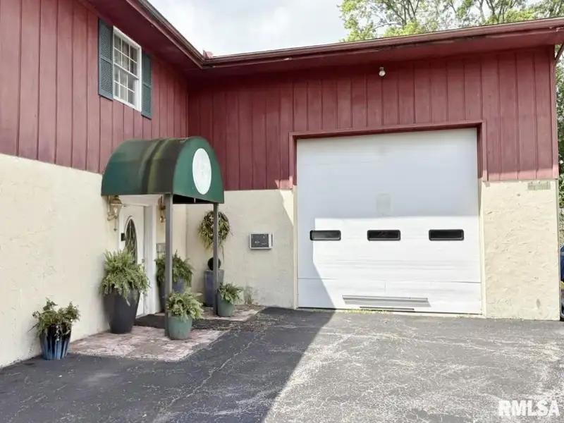 Versatile C-1 Zoned Property with 4 Bedrooms in Northwest Peoria Corner Lot