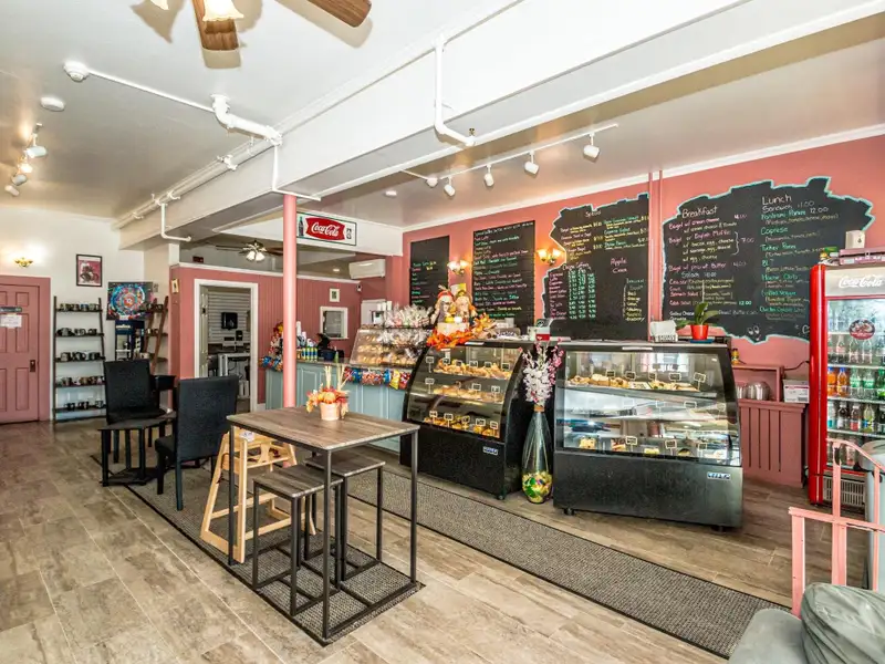 Established Coffee and Sweet Shop in Prime North Conway Village Location