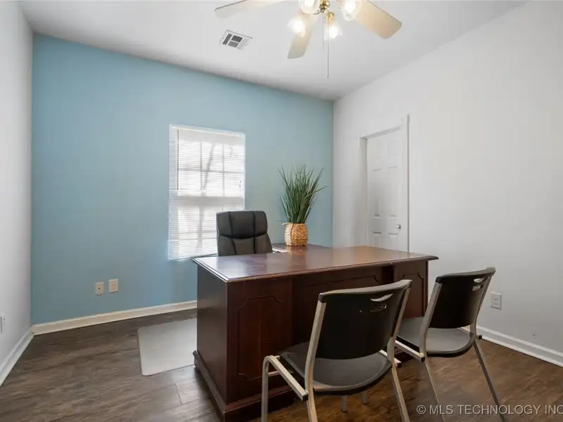 Commercial Office Space with Storage and Tenant in Growing Sapulpa, Oklahoma