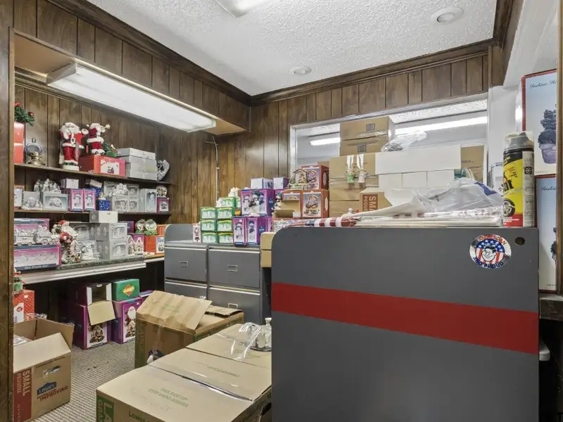 Historic Downtown Mt. Pleasant Multi-use Building with 9000 Sqft and Three Storefronts