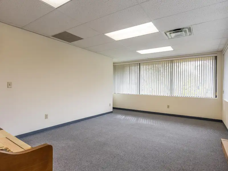 Cleveland, Tn Office Suites for Lease - Newly Remodeled, 2,400 & 2,164 Sq Ft