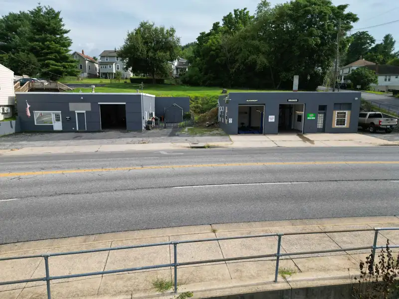 Turnkey Tire Business for Lease with Fully Equipped Office and Three Bays