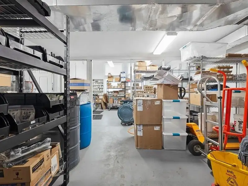 Industrial Office/warehouse Space in Bodo Park with On-site Parking and City Utilities