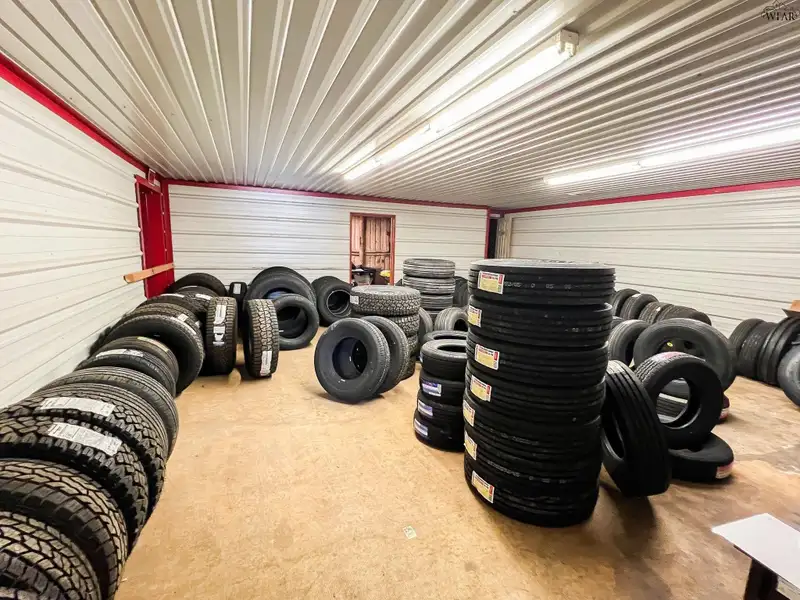 Turn-key Auto and Truck Service Business with Inventory and Equipment in Olney, Tx