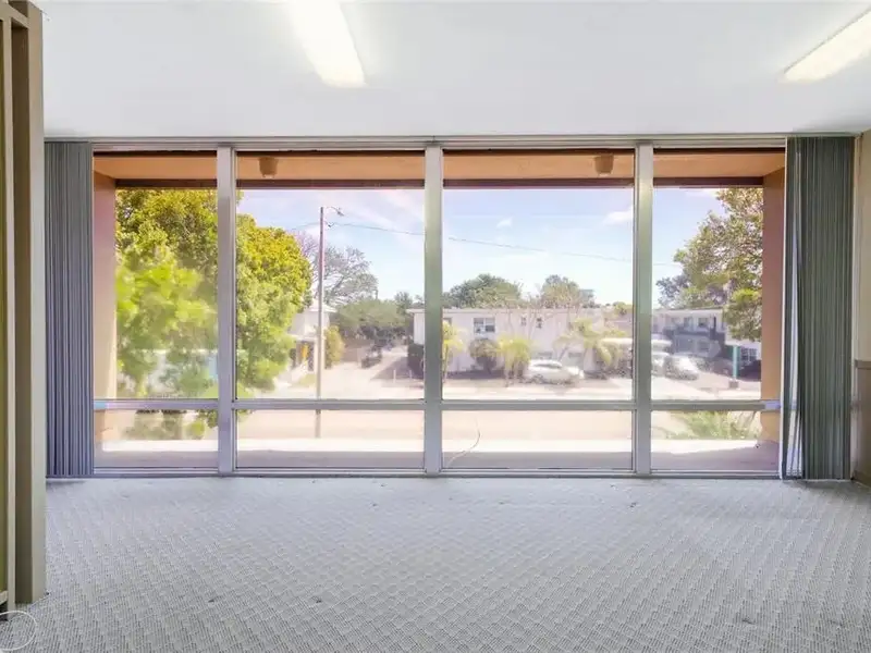 High Visibility Retail/office Building in Downtown St. Petersburg - Renovate or Rebuild Opportunity