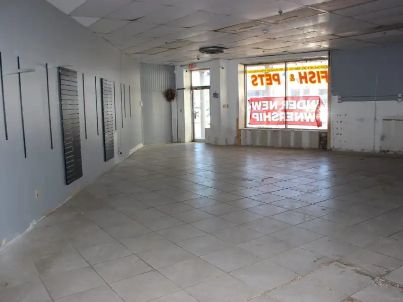 Retail or Professional Office Space for Lease Near Yale University and Rt15, 3400 Sf