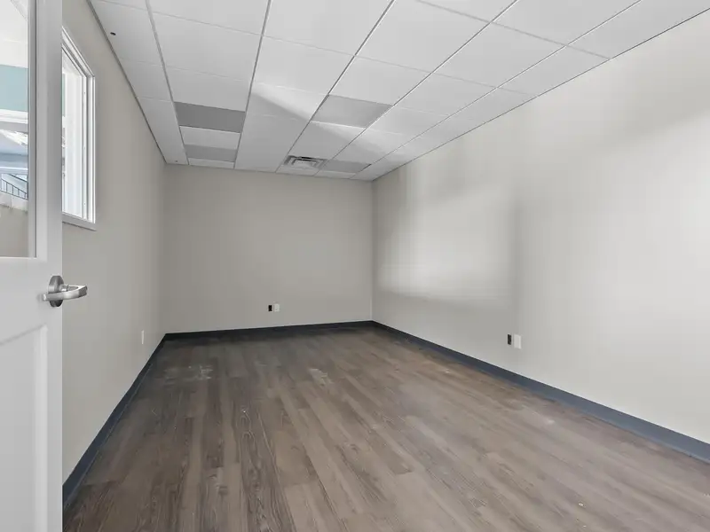 Class a Retail/office Space in Vineyard Parkway Business Park, Texas Corners