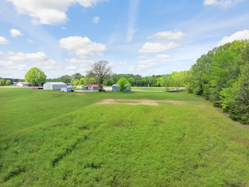 Commercial Restaurant on 3.4 Acres in Parsons, Tn with Highway Frontage and Modern Amenities