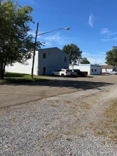 Multi-parcel Commercial Property with Storage and Rustic Office Space on 0.76 Acres