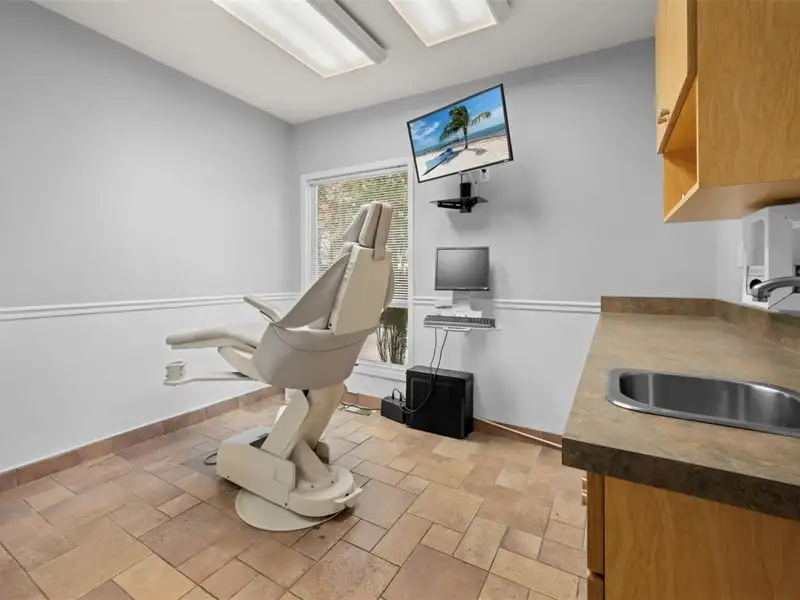 Unique Multi-use Property with Dental Practice and 2+ Bedroom Apartment in Prime Location