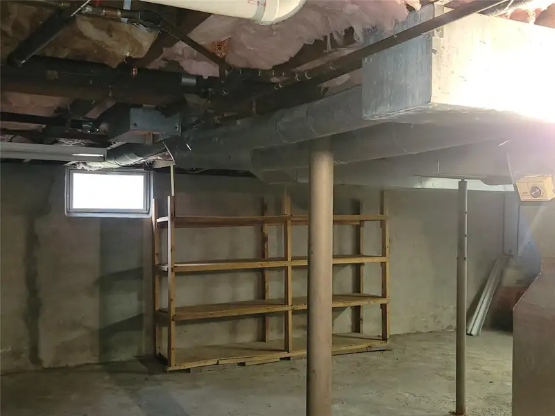 Mixed-use Property in Prime Location with Residential and Commercial Potential